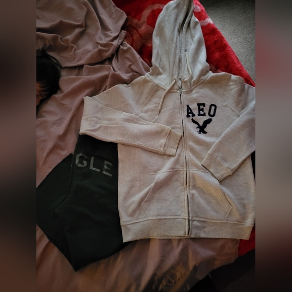 American eagle bundle, women's size medium. - Picture 10 of 14